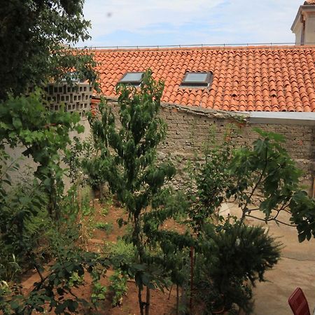 Apartments And Rooms With Parking Space Mali Lošinj Dış mekan fotoğraf