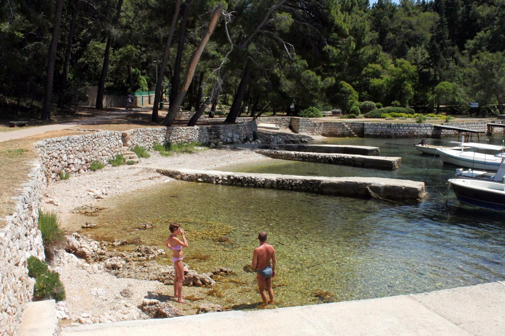 Apartments And Rooms With Parking Space Mali Lošinj Dış mekan fotoğraf