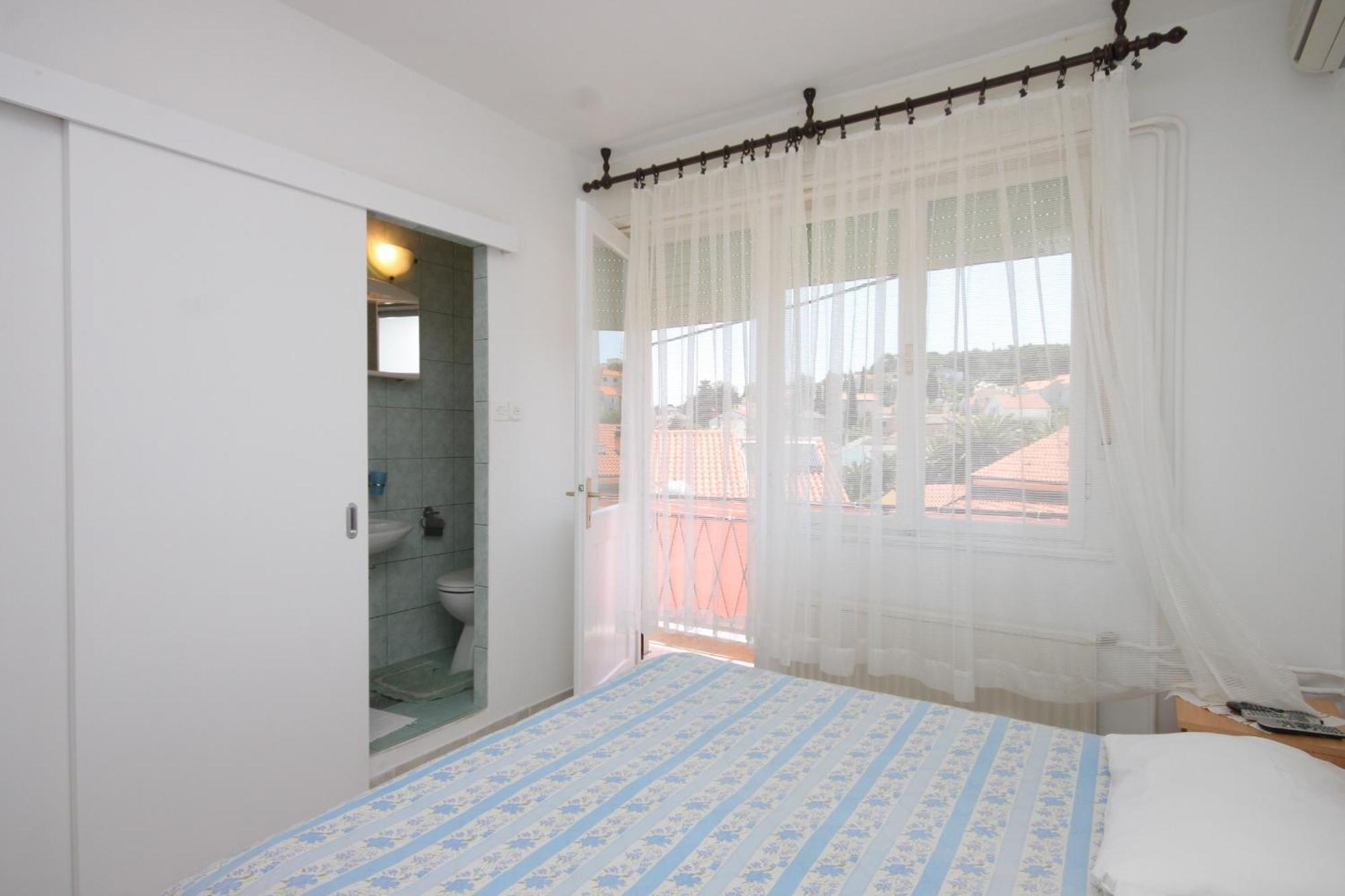 Apartments And Rooms With Parking Space Mali Lošinj Oda fotoğraf