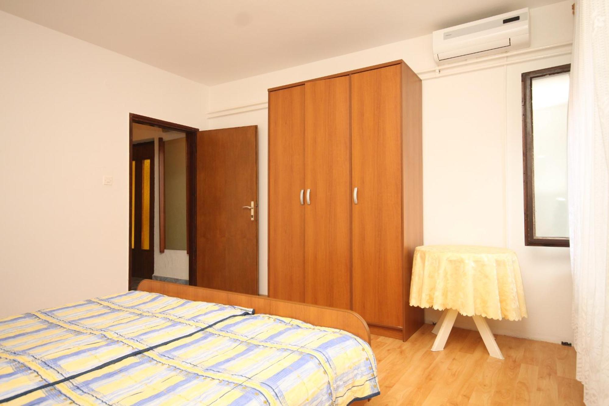 Apartments And Rooms With Parking Space Mali Lošinj Oda fotoğraf